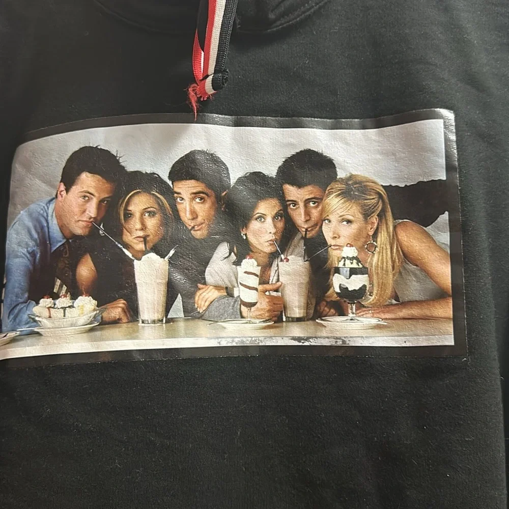 Friends - Picture 2 of 8